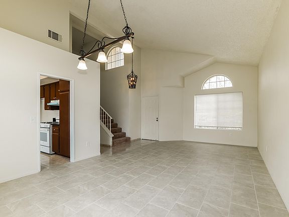 3rd image of 1126 Langhorn St