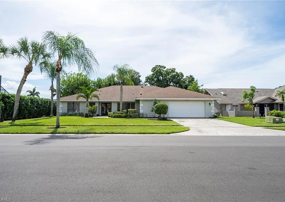 2370 Pine Woods Cir #35