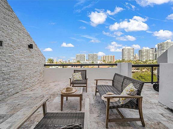 4th image of 393 Poinciana Island Dr #1224