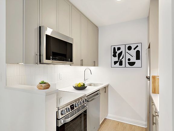 5th image of 50 W 34th St APT 23A3