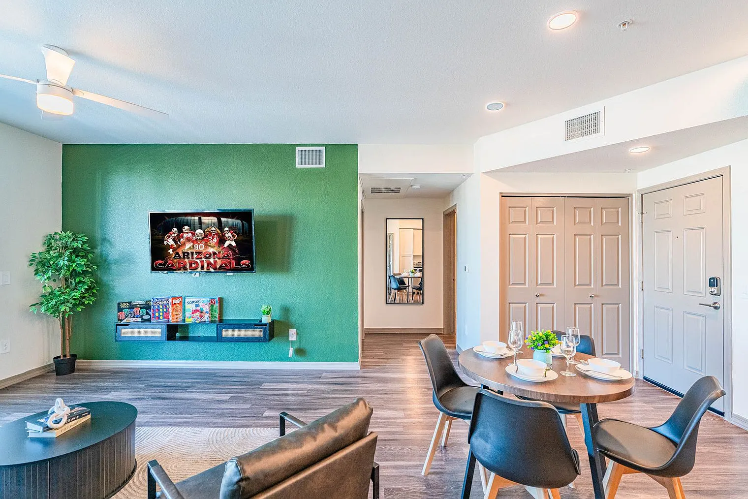 2 bed, 2.0 bath, 893 sqft, $3,549 — Photo 4