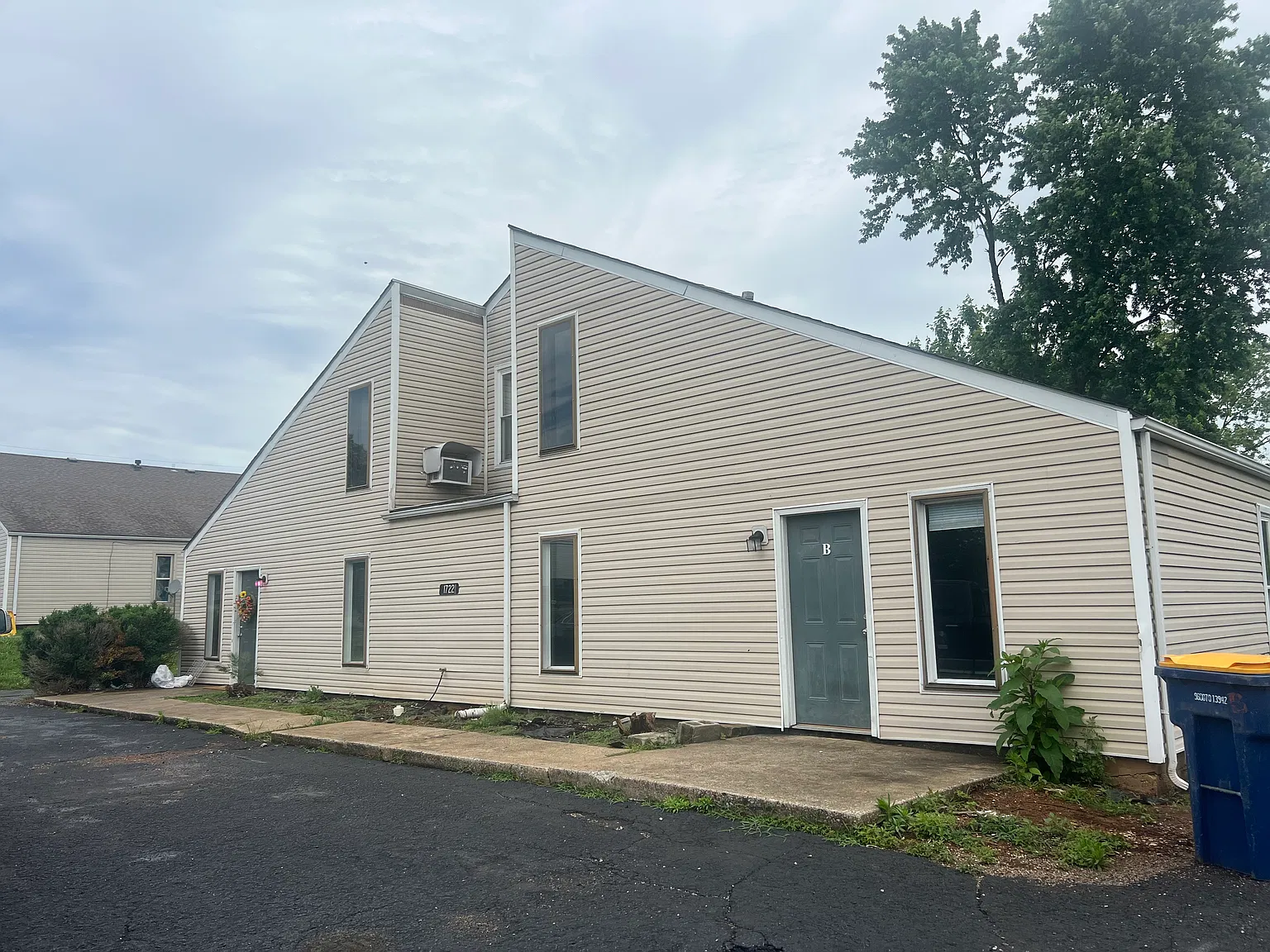 1722 O'Shea Street — Photo 1