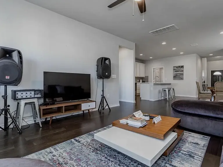 7516 Saginaw Dr — Photo 12