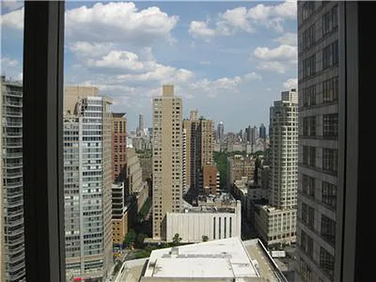 Rented by RELO REDAC INC. | media 21