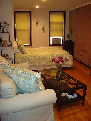 Rented by Metropolitan Equities | media 23