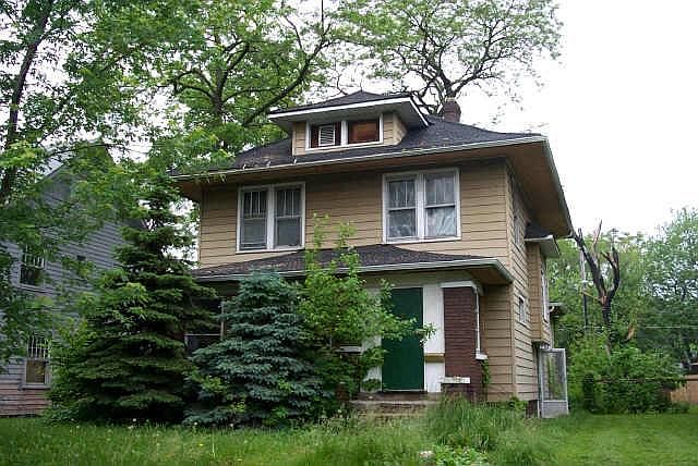 1st image of 3944 N Broadway St
