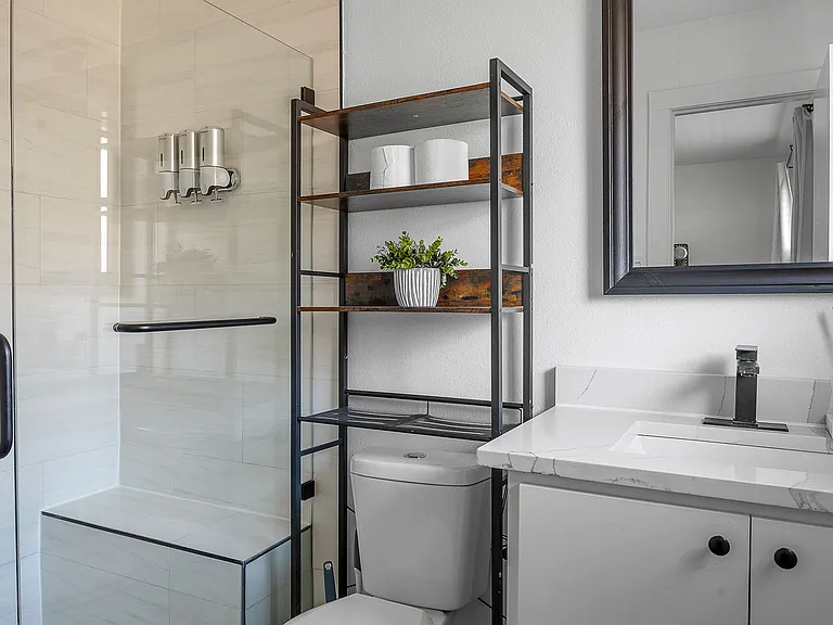 2521 Delmar Dr — Photo 27