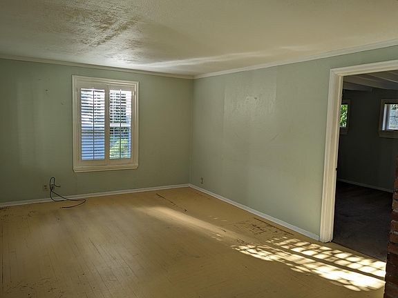 2nd image of 1040 134th Ave NE