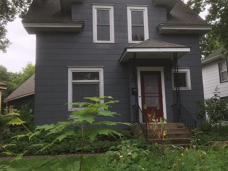 31 Arthur Ave SE — Photo 1