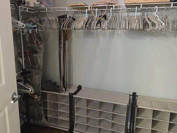 5th image of 222 Glenwood Ave APT 517
