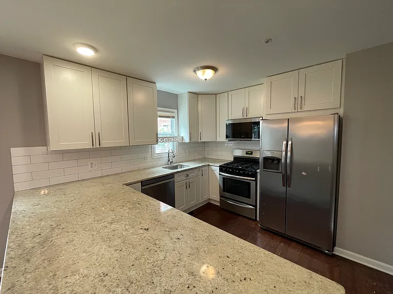 849 Berkshire Dr — Photo 6