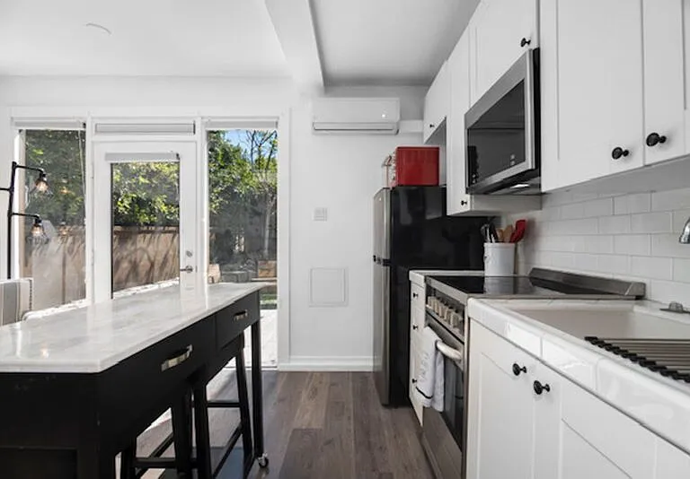4036 Randolph St — Photo 10