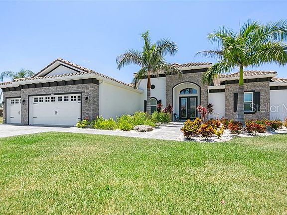 2nd image of 4848 Vasca Dr