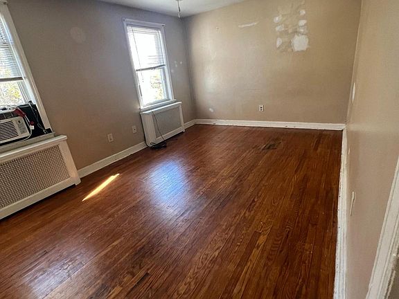 5th image of 6040 Edmund St