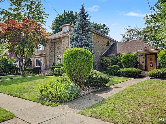 3rd image of 653 Maywood Avenue