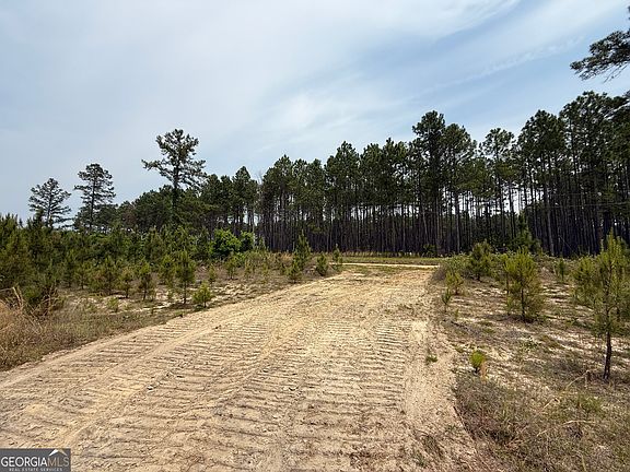 3rd image of 16 Graham Ln