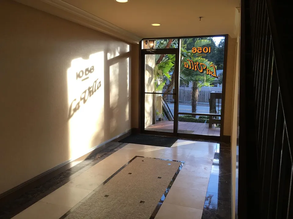 1056 El Camino Real #304