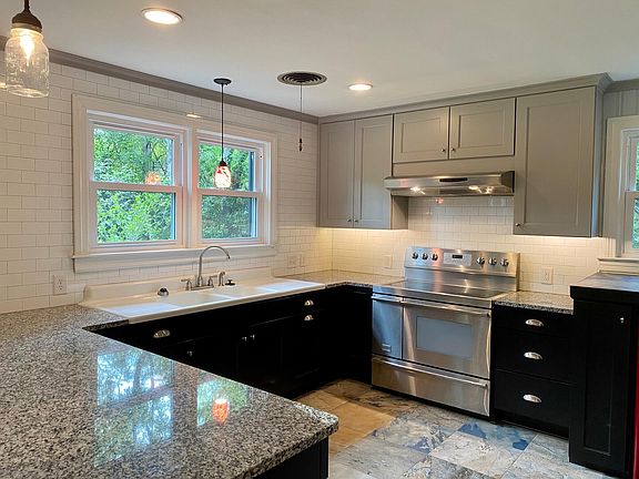5th image of 141 W Carolina Ave
