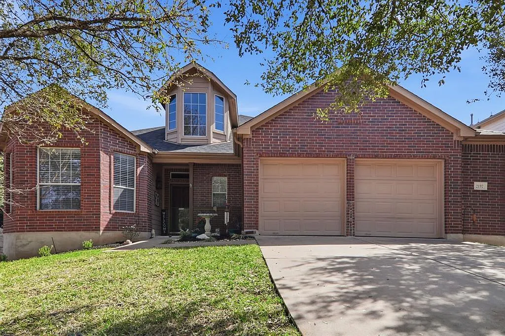 5 bed, 3.5 bath, 2953 sqft, $2,700 — Photo 2
