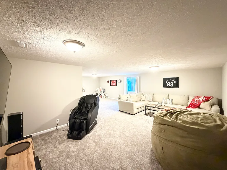 7832 Nicole Ln — Photo 44