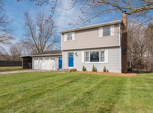 6205 Hanna Lake Ave SE, Caledonia, MI 49316