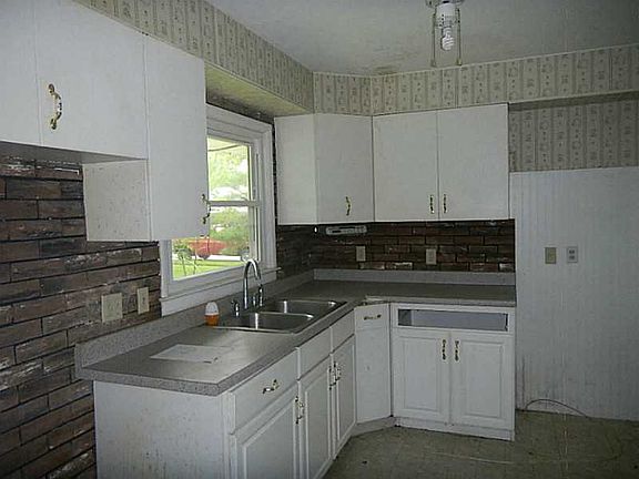 5th image of 525 Van Tress Dr