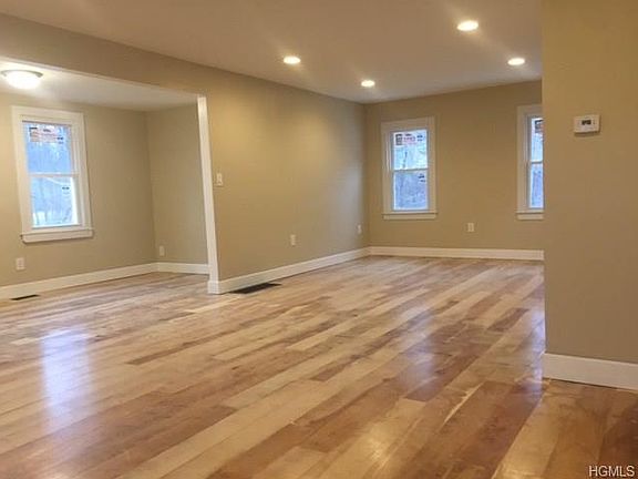 4th image of 9 Green Ln