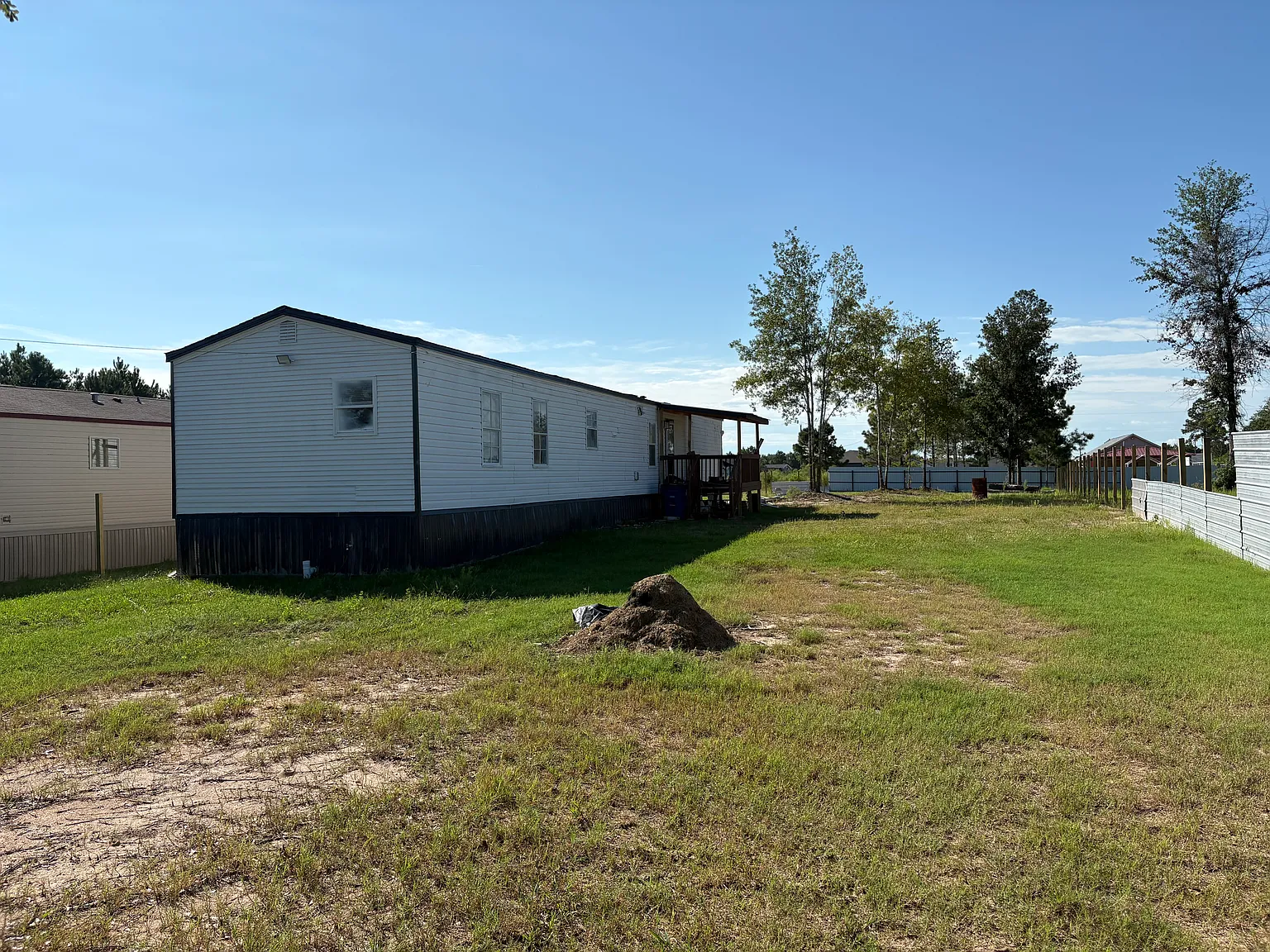 3 bed, 1.5 bath, 1216 sqft, $1,300 — Photo 2