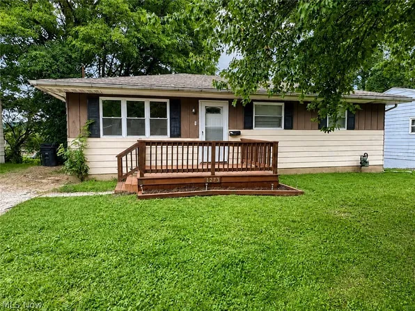 1273 Barcelona Dr, Akron, OH 44313