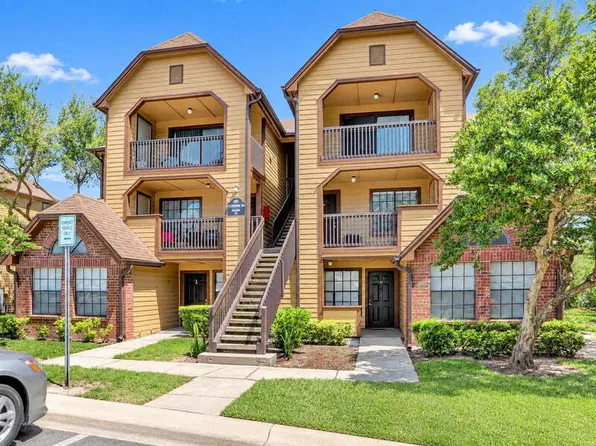 305 Lakepointe Dr, Altamonte Springs, FL