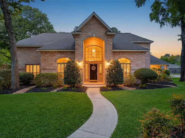 2 Wellington Ln #A, Conroe, TX 77304