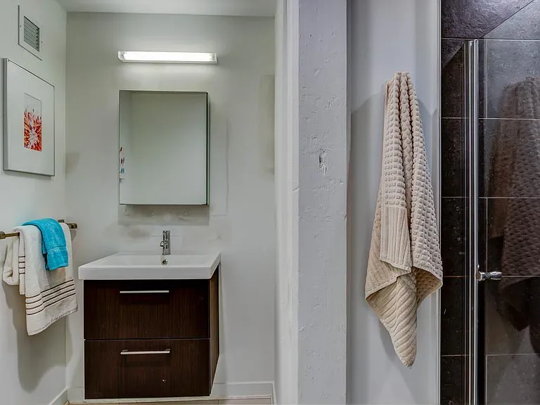 430 Fairmount — Photo 25