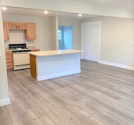 3rd image of 108 Greenbrae Dr