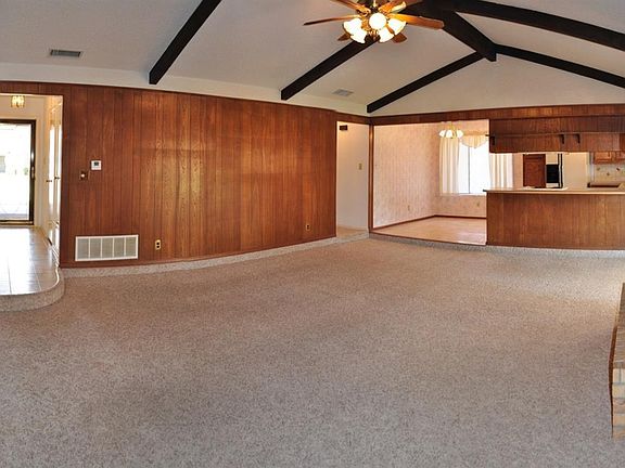 3rd image of 1703 Meadowcliff Dr