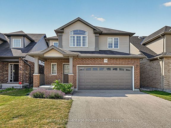2nd image of 734 Frontenac Cres