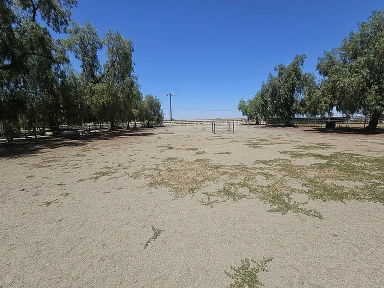 22530 Rolling Meadows Dr — Photo 14