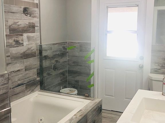 4th image of 14812 S Denker Ave