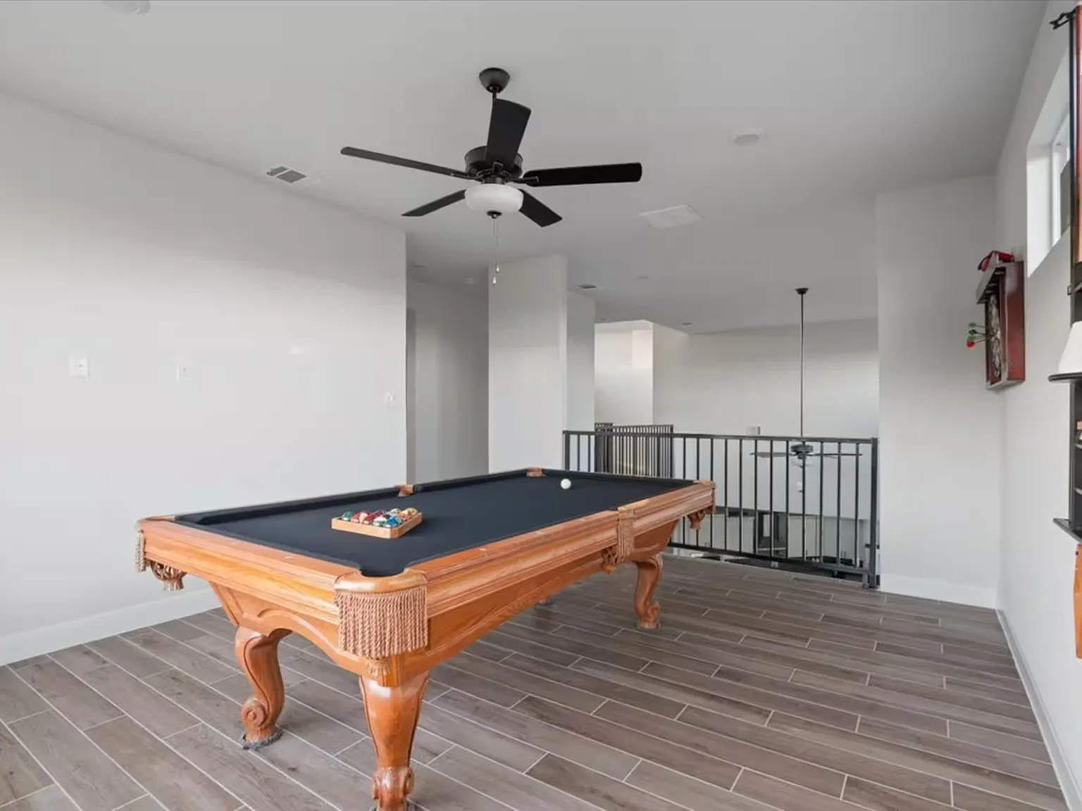 4 bed, 3.5 bath, 2873 sqft, $5,000 — Photo 2