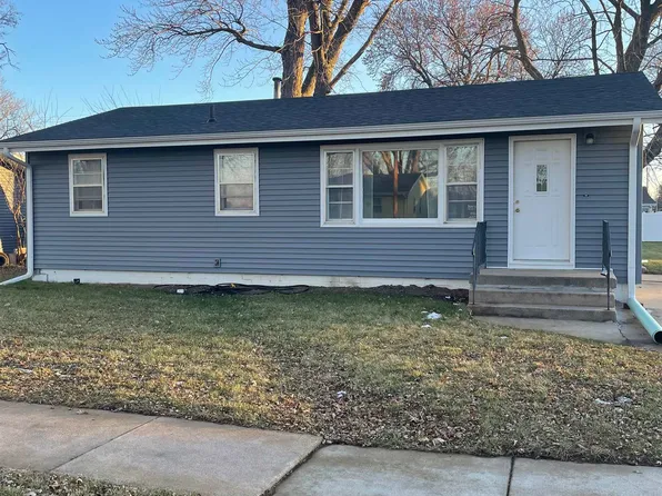 2227 Boyce St, Hastings, NE 68901