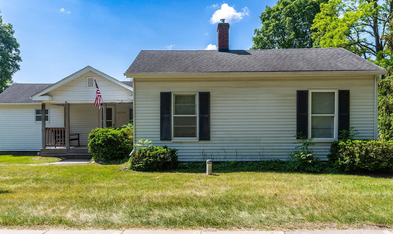 10324 Maple Rd photo 1