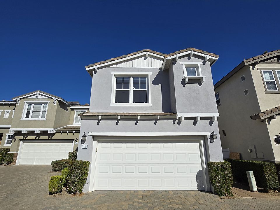 1st image of 15 Woodcrest Ln