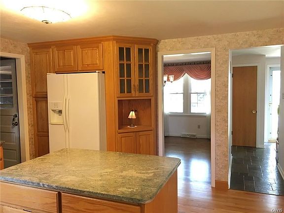 4th image of 104 Shoreview Dr