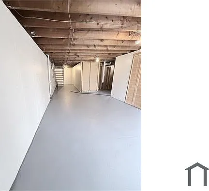241 Flora Dr — Photo 4