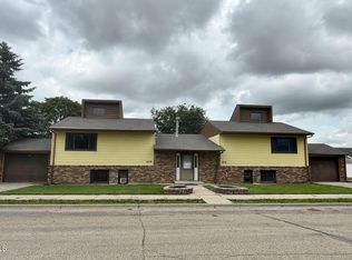1216 24th St W, Williston, ND 58801