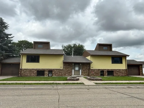 1216 24th St W, Williston, ND 58801