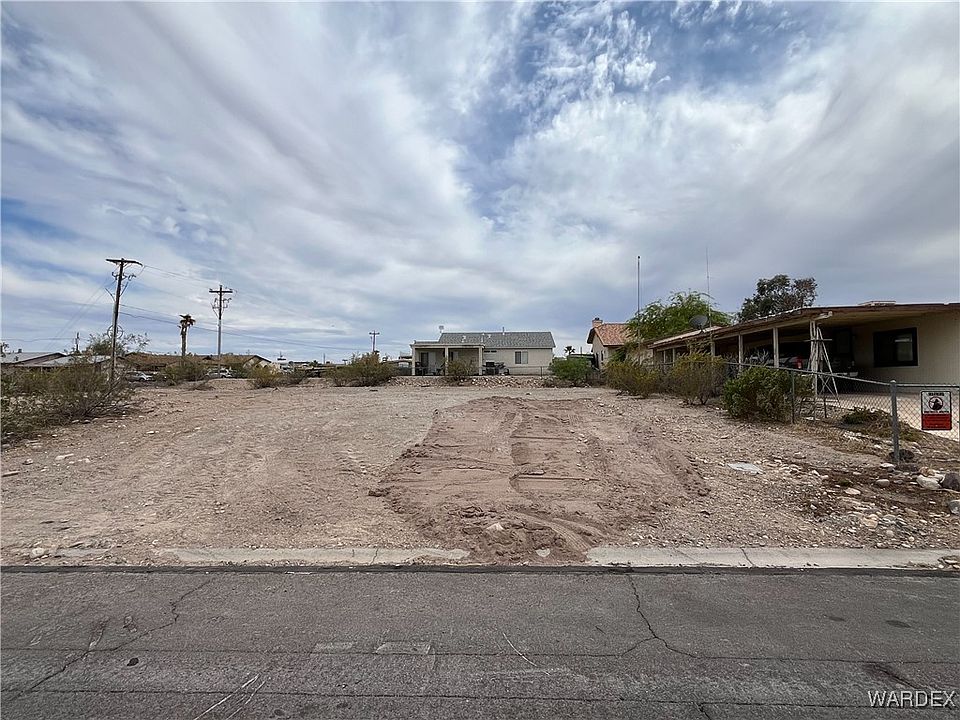 1st image of 992 Riverfront Drive