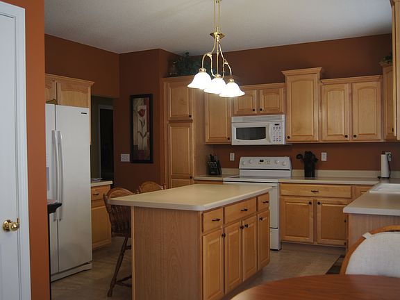 4th image of 2045 Pinehurst Way