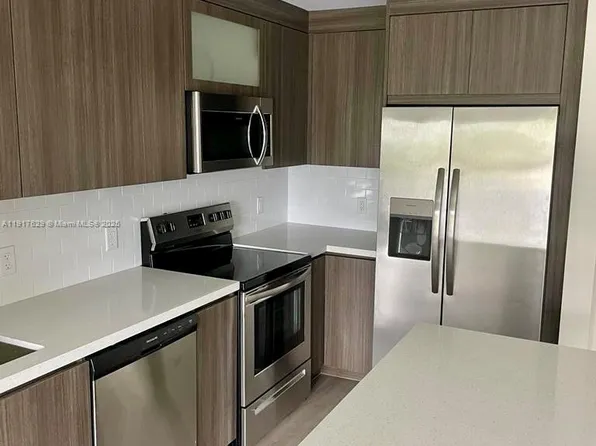 1938 Jackson St #403, Hollywood, FL 33020