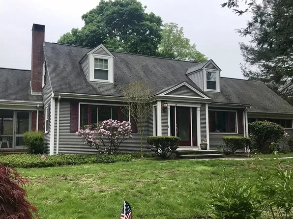 401 Lexington St, Waltham, MA 02452