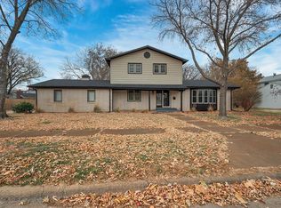 2086 Raymond Ave, Salina, KS 67401